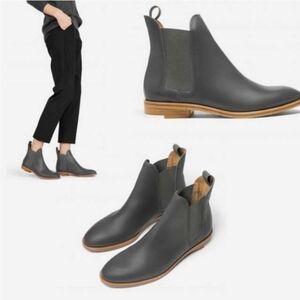 EVERLANE Grey Leather Chelsea boots Gray SZ 6